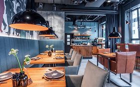 Unsoeld'S Factory Hotel